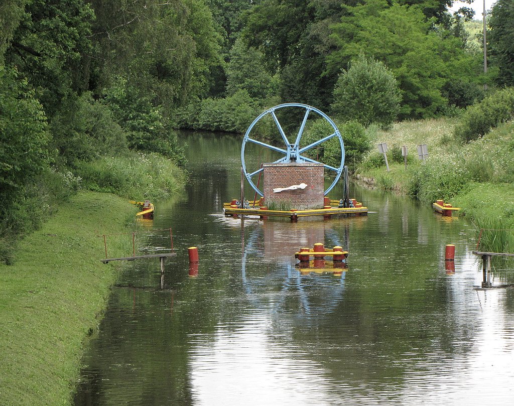 2012-07-02_13-08-45_IMG_x27011_cr.jpg -                                