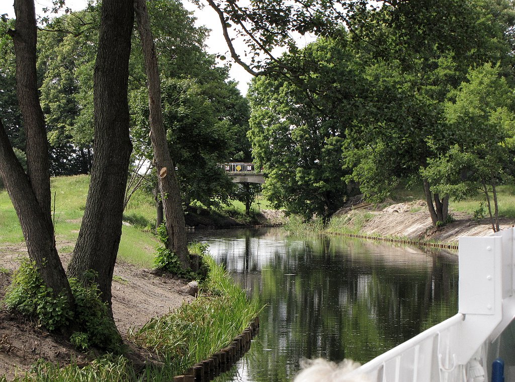 2012-07-02_15-39-12_IMG_x27081_cr.jpg -                                