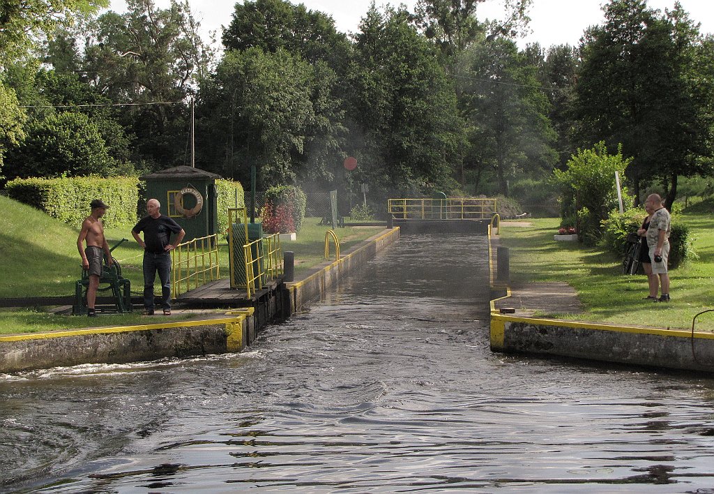 2012-07-02_15-55-41_IMG_x27100_cr.jpg -                                