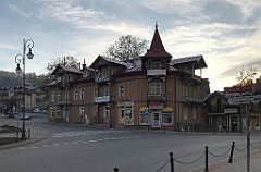 027_iP_191012_IMG_5106